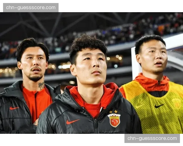 上海队展现出更为稳定的竞技状态,常规赛轻松拿下冠军 上海队展现出更为稳定的竞技状态,常规赛轻松拿下冠军